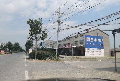 双牌如何能保证墙体广告的醒目性？